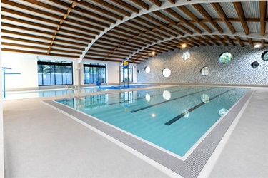Learn to swim pool